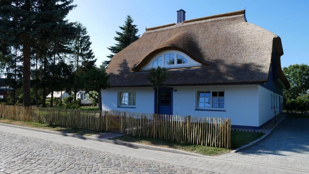Kapitaenshaus Kammer Born Buitenkant foto
